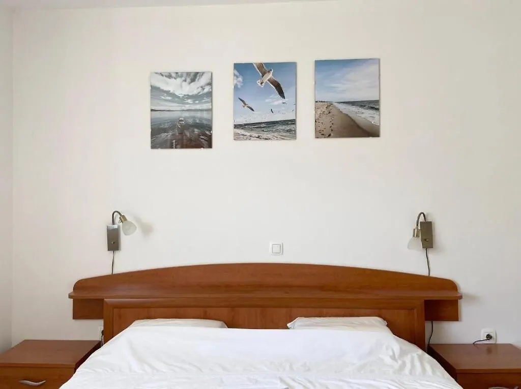 Apartment Zare Banjol 0*,