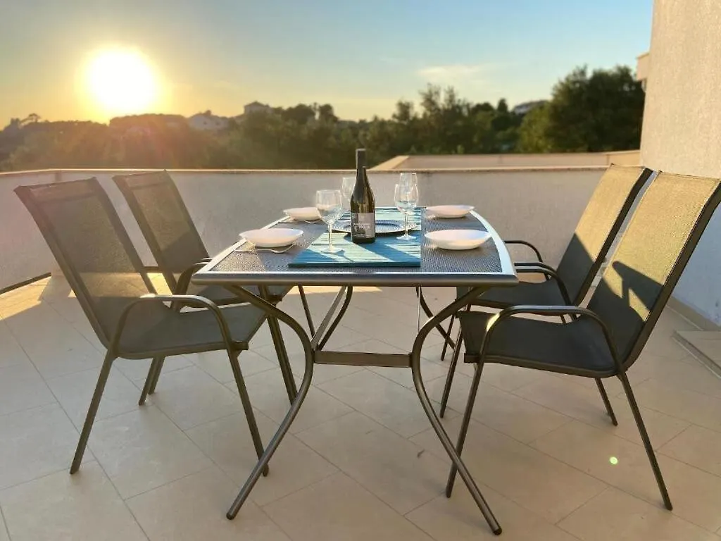 Apartment Zare Banjol 0*,  Croatia